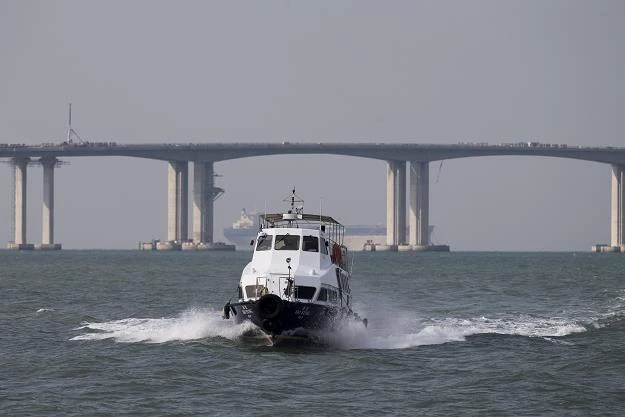 Prace budowlane przy wielkim chińskim projekcie Hong Kong-Zhuhai-Macau Bridge