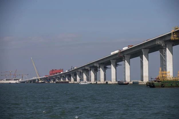 Prace budowlane przy wielkim chińskim projekcie Hong Kong-Zhuhai-Macau Bridge