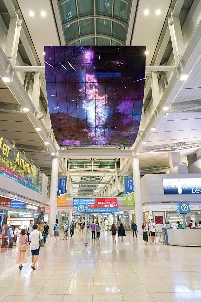 20 proc. klientów robi zakupy pod wpływem digital signage