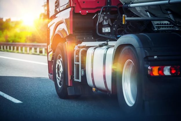 UE wprowadzi limity CO2 dla ciężarówek