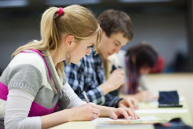 Studia wieczorowe czy zaoczne będą trwały nawet siedem lat Studia wieczorowe czy zaoczne będą trwały nawet siedem lat
