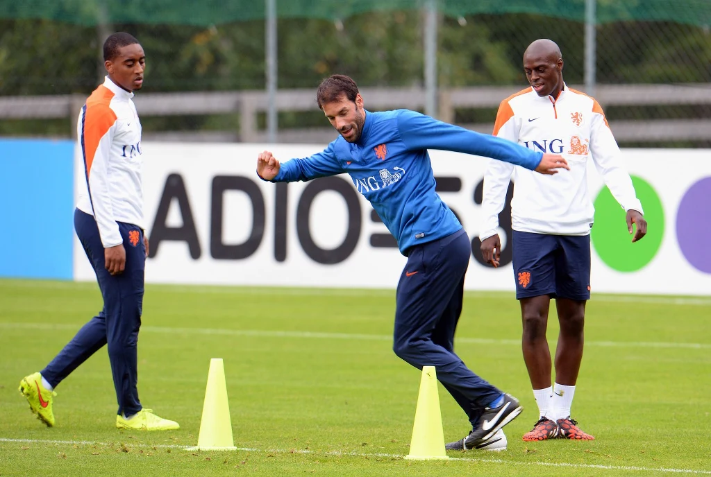 Ruud van Nistlerooy (w środku) Ruud van Nistlerooy (w środku)