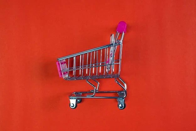 Dalsze ograniczanie handlu w niedziele jeszcze bardziej uderzy w małe sklepy