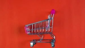 Dalsze ograniczanie handlu w niedziele jeszcze bardziej uderzy w małe sklepy