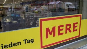 "Codziennie tylko niskie ceny" to slogan w Niemczech /fot. picture-alliance/dpa/H. Schmidt