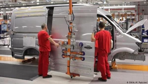 Nowa generacja aut VW Crafter powstaje we Wrześni /fot. DW/A.-M. Pędziwol