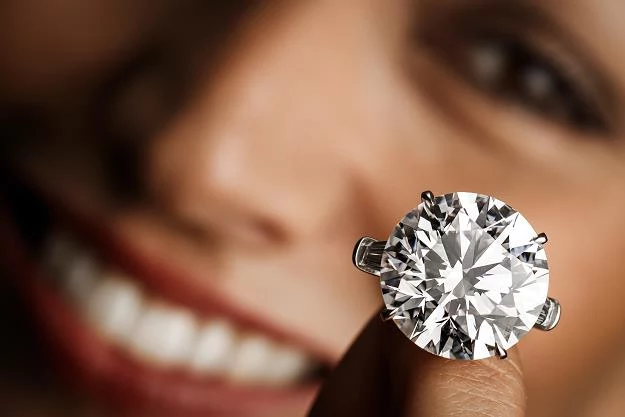 Pierścień z diamentem o wadze 36,57 karata