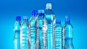 Największe sieci handlowe w Polsce zapewniają, że ograniczają użycie plastiku