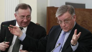 Nikołaj Tokariew (L), prezes firmy Transnieft