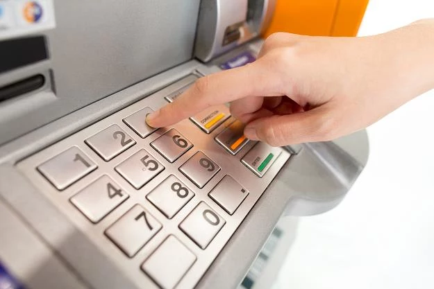 Wypłat z bankomatów najmniej od 11 lat