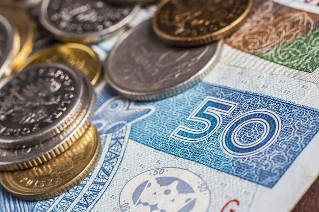 Polacy w lipcu zarabiali już 5182,43 złotych!