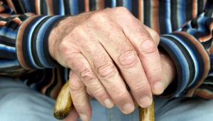 Emeryci i renciści zapłacą niższy podatek