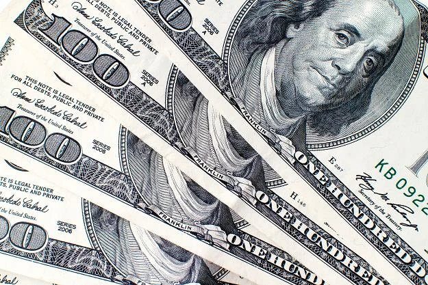 Dolar tak czy inaczej pójdzie w dół