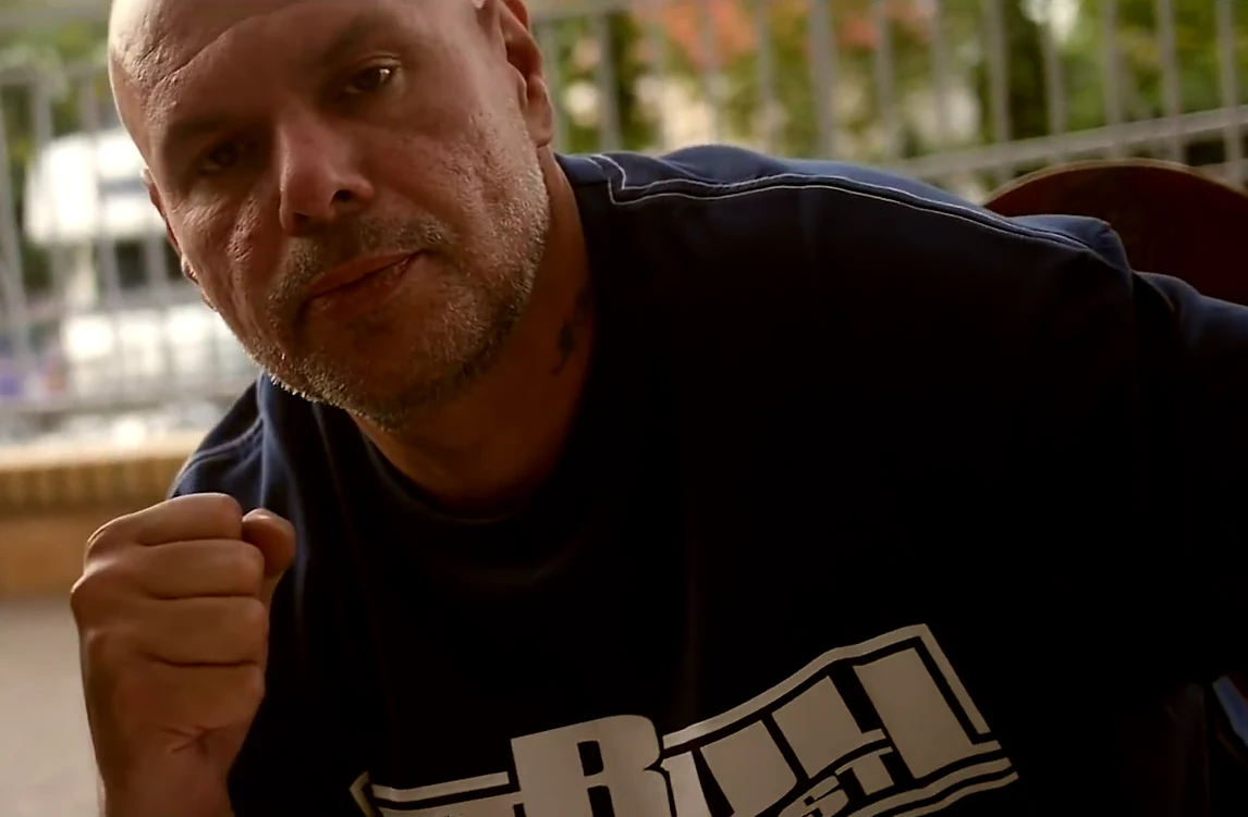 Fazi w teledysku "Sunie po blacie" Fazi w teledysku "Sunie po blacie"