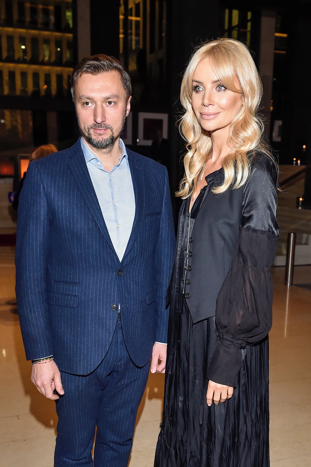 Agnieszka Woźniak-Starak i Piotr Korycki na wernisażu zorganizowanym przez teściów dziennikarki Agnieszka Woźniak-Starak i Piotr Korycki na wernisażu zorganizowanym przez teściów dziennikarki