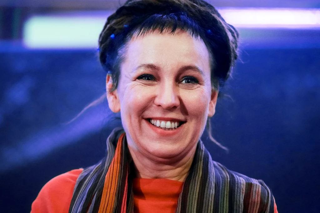 Grafik prozaiczki jest napięty, ale w wywiadach przyznaje, że tak nie będzie zawsze. Dlatego Olga Tokarczuk ma plan i sprecyzowany cel. Grafik prozaiczki jest napięty, ale w wywiadach przyznaje, że tak nie będzie zawsze. Dlatego Olga Tokarczuk ma plan i sprecyzowany cel.