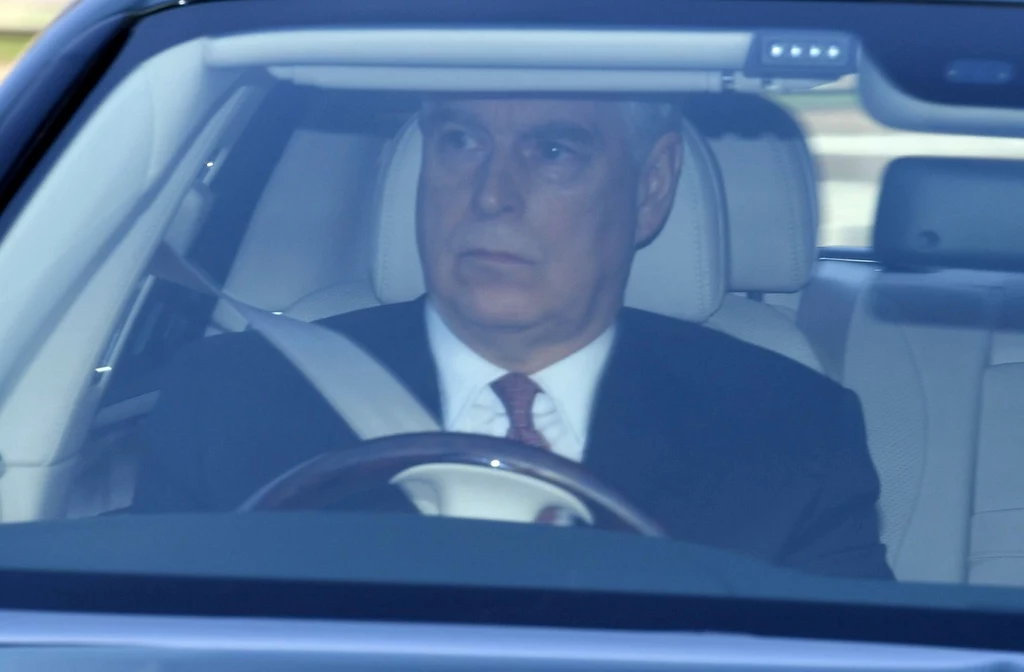 Kontrowersje wzbudził za to przyjazd księcia Andrzeja. Syn królowej Elżbiety zrezygnował z reprezentowania monarchii i zmaga się z oskarżeniami o gwałt. Kontrowersje wzbudził za to przyjazd księcia Andrzeja. Syn królowej Elżbiety zrezygnował z reprezentowania monarchii i zmaga się z oskarżeniami o gwałt.