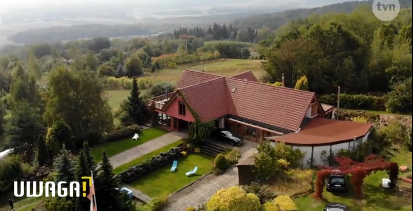 Andrzej "Piasek" Piaseczny pokazał dom w programie "Uwaga! Kulisy sławy" TVN Andrzej "Piasek" Piaseczny pokazał dom w programie "Uwaga! Kulisy sławy" TVN