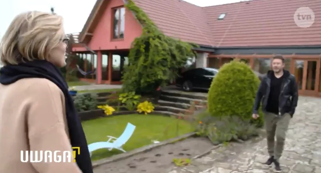 Andrzej "Piasek" Piaseczny pokazał dom w programie "Uwaga! Kulisy sławy" TVN Andrzej "Piasek" Piaseczny pokazał dom w programie "Uwaga! Kulisy sławy" TVN