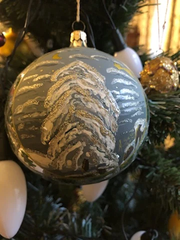 Bombka na choince Marka Suskiego - malowana przez posła Bombka na choince Marka Suskiego - malowana przez posła