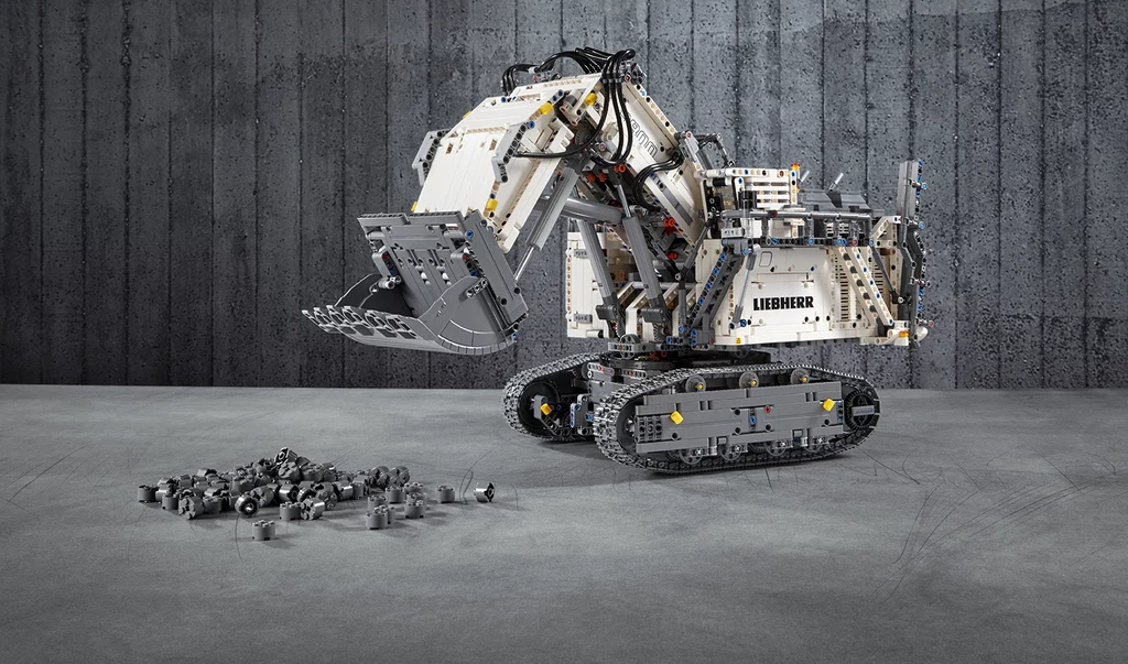 LEGO Technic Liebherr R 9800 po złożeniu