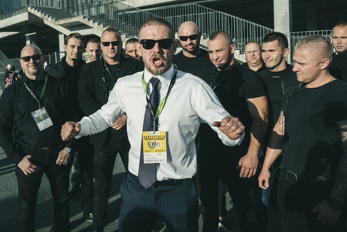 Antoni Królikowski w scenie z filmu "Bad Boy"