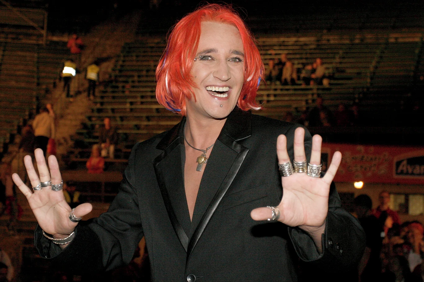 Plotkarskie media informują, że w tegoroczne święta Bożego Narodzenia Michał Wiśniewski zaręczył się ze swoją nową ukochaną Pauliną. Z 35-latką z Warszawy zaczął spotykać się po głośnym rozwodzie z Dominiką Tajner.