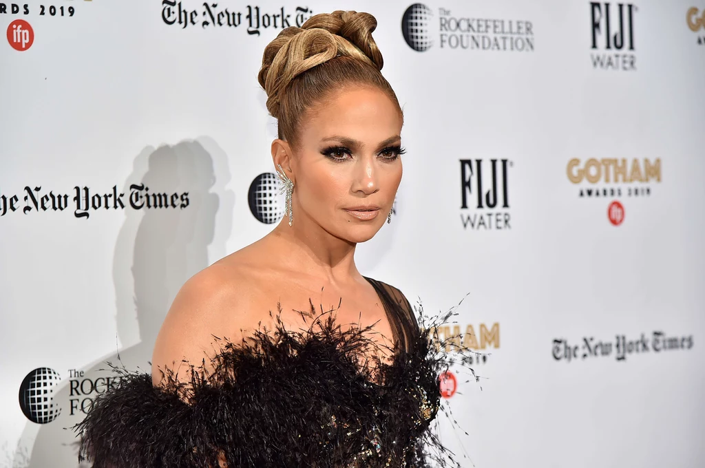 Jennifer Lopez wcieliła się w postać striptizerki, która okradała bankierów
