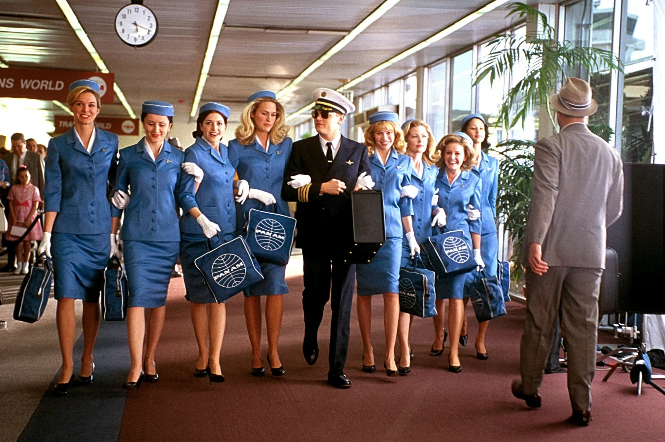 Jako „pilot” linii Pan American Frank miał darmowe loty i otwarty kredyt w hotelach na całym świecie Jako „pilot” linii Pan American Frank miał darmowe loty i otwarty kredyt w hotelach na całym świecie