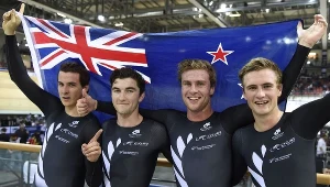 Marc Ryan (pierwszy z lewej)