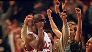 Zobaczymy z bliska, jak MIchael Jordan wraz z Chicago Bulls zdobywał szósty mistrzowski tytuł