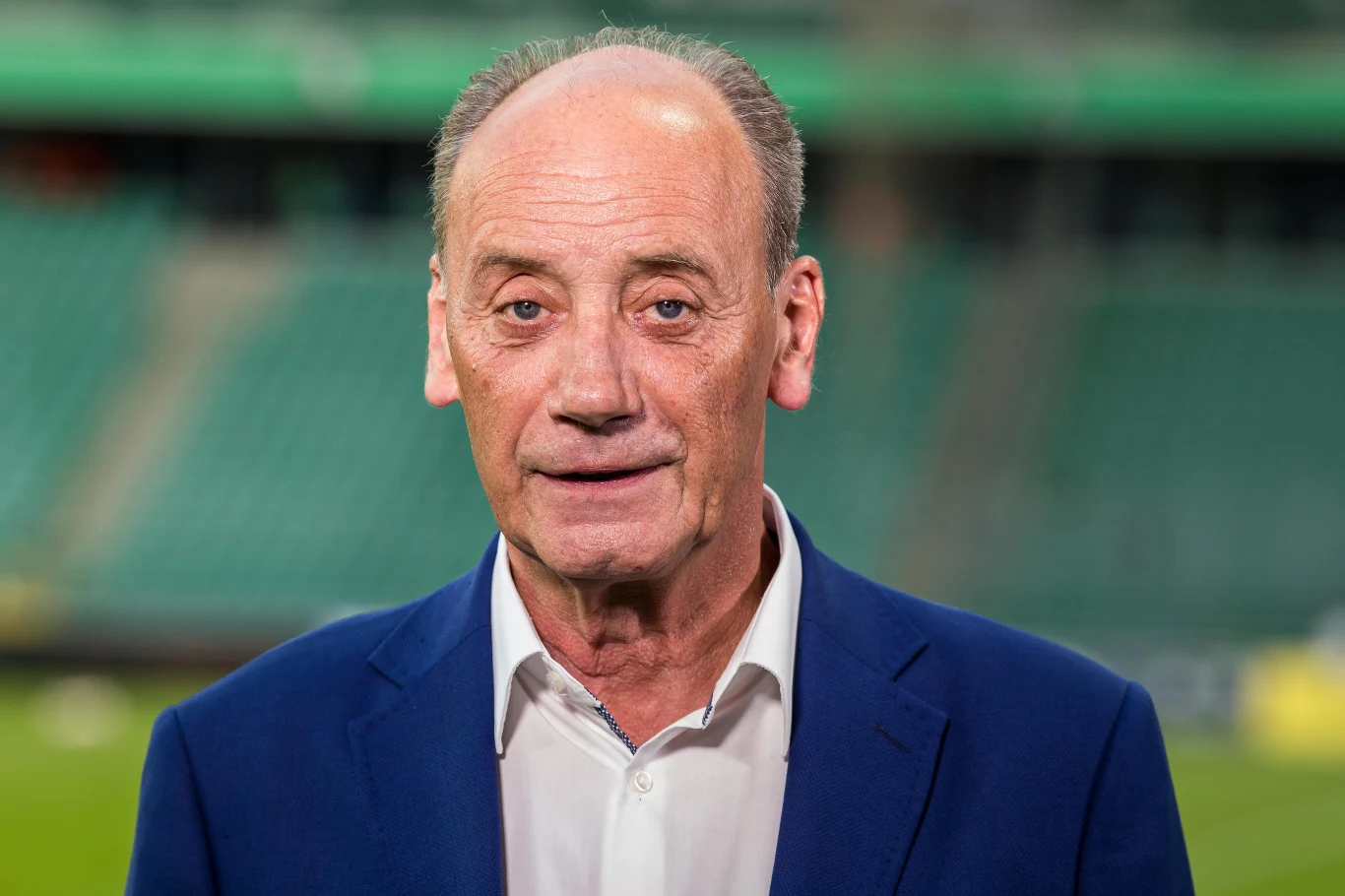 Koniec bogatej kariery mentora wielu młodych komentatorów może być równocześnie końcem pewnej epoki w FIFIE. Od 2005 roku użyczał wraz z Włodzimierzem Szaranowiczem głosu do popularnej piłkarskiej gry z serii FIFA. W 2015 roku Szaranowicza zastąpił Jacek Laskowski - druga najpopularniejsza komentatorska "jedynka" w TVP, jeśli chodzi o futbol. Polski komentarz w produkcie od EA Sports również pozostawia wiele do życzenia. Choć nie jest to do końca wina samego komentatora. Koniec bogatej kariery mentora wielu młodych komentatorów może być równocześnie końcem pewnej epoki w FIFIE. Od 2005 roku użyczał wraz z Włodzimierzem Szaranowiczem głosu do popularnej piłkarskiej gry z serii FIFA. W 2015 roku Szaranowicza zastąpił Jacek Laskowski - druga najpopularniejsza komentatorska "jedynka" w TVP, jeśli chodzi o futbol. Polski komentarz w produkcie od EA Sports również pozostawia wiele do życzenia. Choć nie jest to do końca wina samego komentatora.