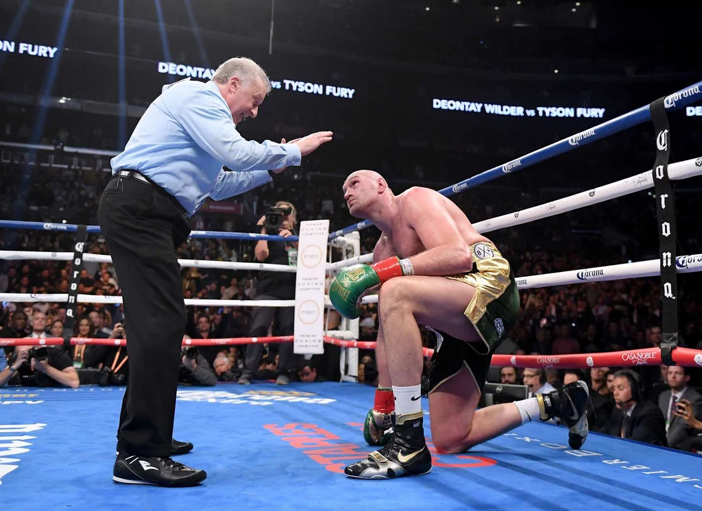 Tyson Fury podczas walki z Deontayem Wilderem Tyson Fury podczas walki z Deontayem Wilderem