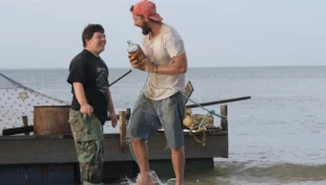Zack Gottsagen i Shia LaBeouf w filmie "Sokół z masłem orzechowym"