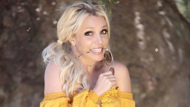 Britney Spears to jedna z najbardziej znanych współczesnych gwiazd muzyki. Ma miliony fanów na całym świecie. W końcu nie bez powodu od lat nazywa się ją "Księżniczką Popu". 

Wszyscy, którzy uwielbiają twórczość artystki, mogą się ucieszyć z faktu, że niedawno w Los Angeles powstała specjalna wystawa poświęcona twórczości Britney Spears. 

Artystka doczekała się miejsca, w którym podsumowano najważniejsze momenty w jej karierze. 