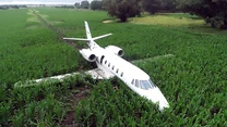 O tym, że piszemy tu o cudzie, a nie lotniczej katastrofie, zadecydowały umiejętności pilota. Do wiadomości mediów nie podano, kto siedział za sterami samolotu Cessna C-560. Nikt nie poddaje jednak w wątpliwość, że to dzięki opanowaniu kapitana i błyskawicznie podjętym przez niego decyzjom udało się ocalić dziewięć istnień ludzkich.