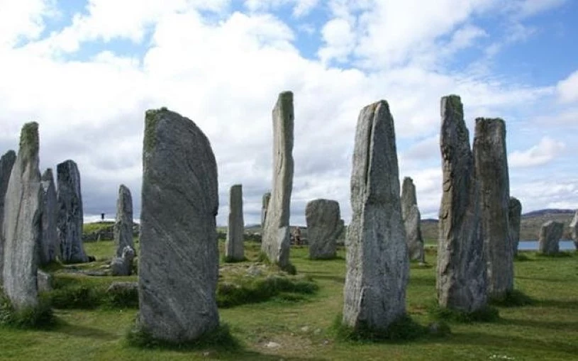 Starożytne megality. Fot. visitouterhebrides.co.uk