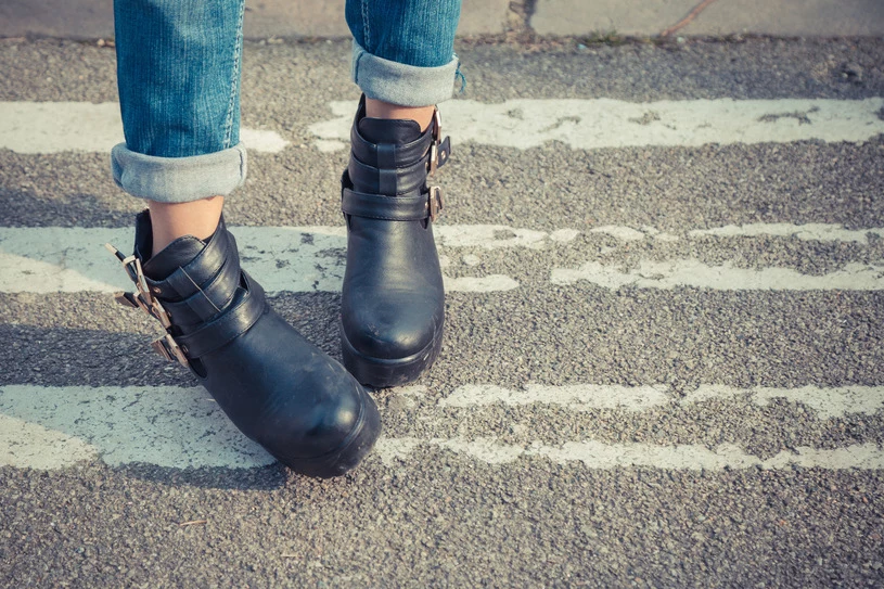 Wydawało się, że dyskusyjna moda umrze śmiercią naturalną. Niestety, nadal ma się dobrzen