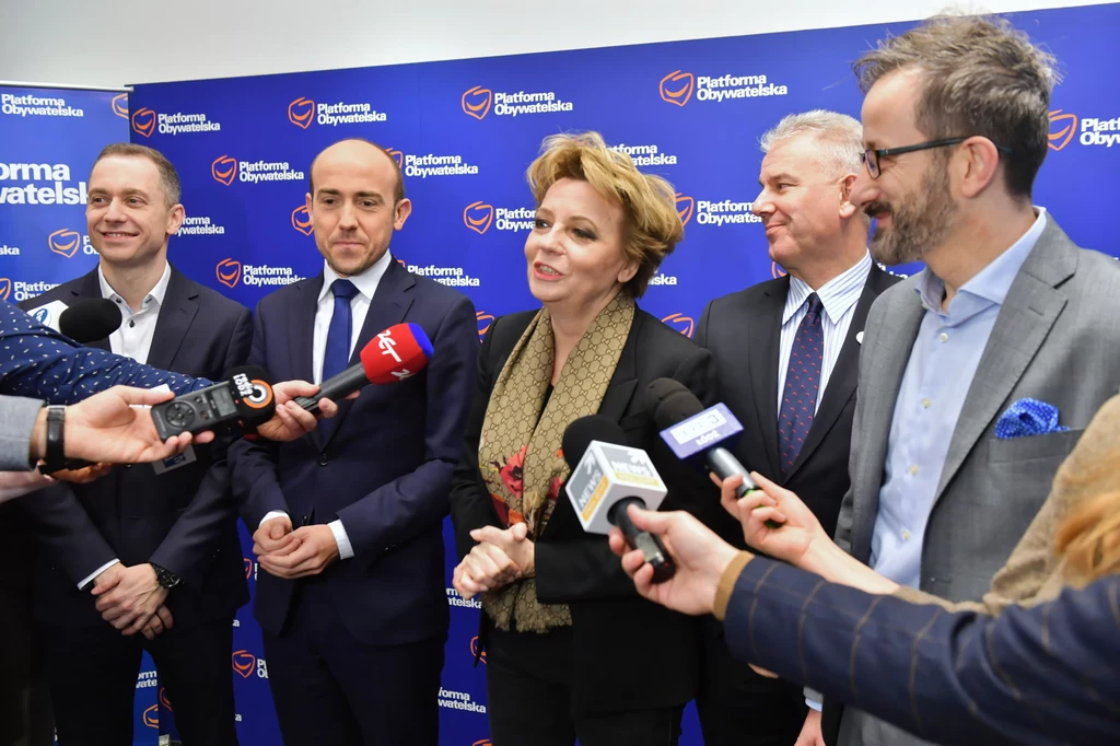 Borys Budka, prezydent Łodzi Hanna Zdanowska oraz posłowie PO Cezary Grabarczyk, Krzysztof Piątkowski i Cezary Tomczyk podczas konferencji prasowej w Łodzi Borys Budka, prezydent Łodzi Hanna Zdanowska oraz posłowie PO Cezary Grabarczyk, Krzysztof Piątkowski i Cezary Tomczyk podczas konferencji prasowej w Łodzi