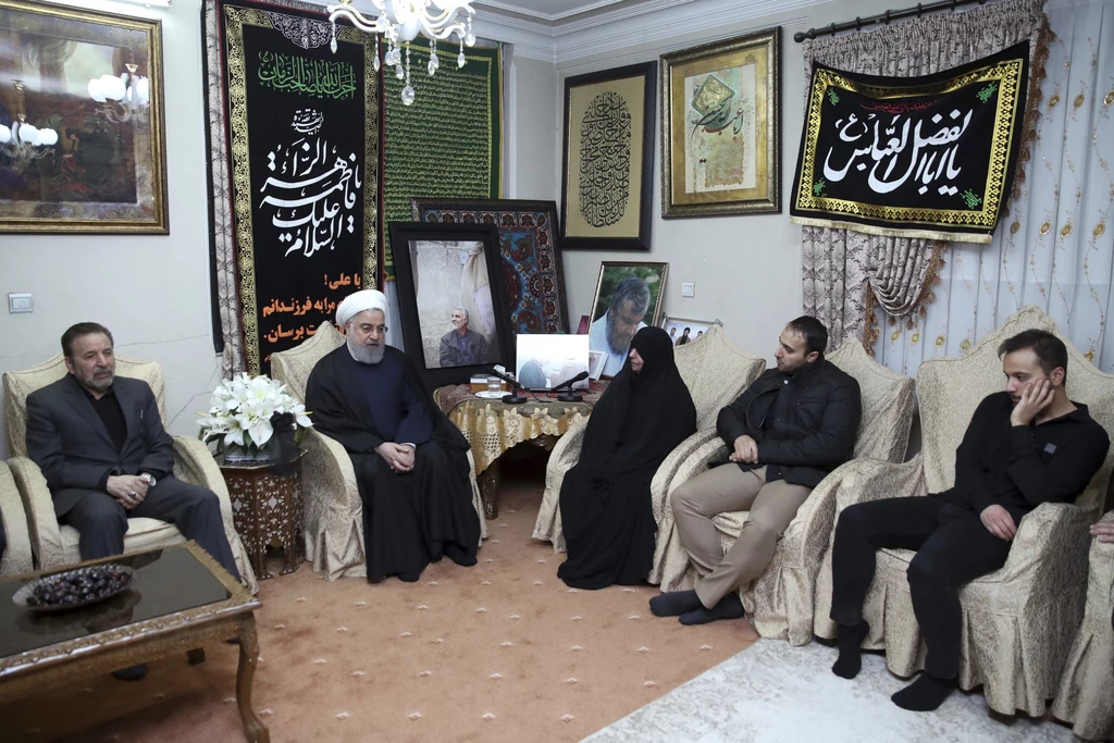 Spotkanie Hassana Rouhaniego z bliskimi Kasema Sulejmaniego Spotkanie Hassana Rouhaniego z bliskimi Kasema Sulejmaniego