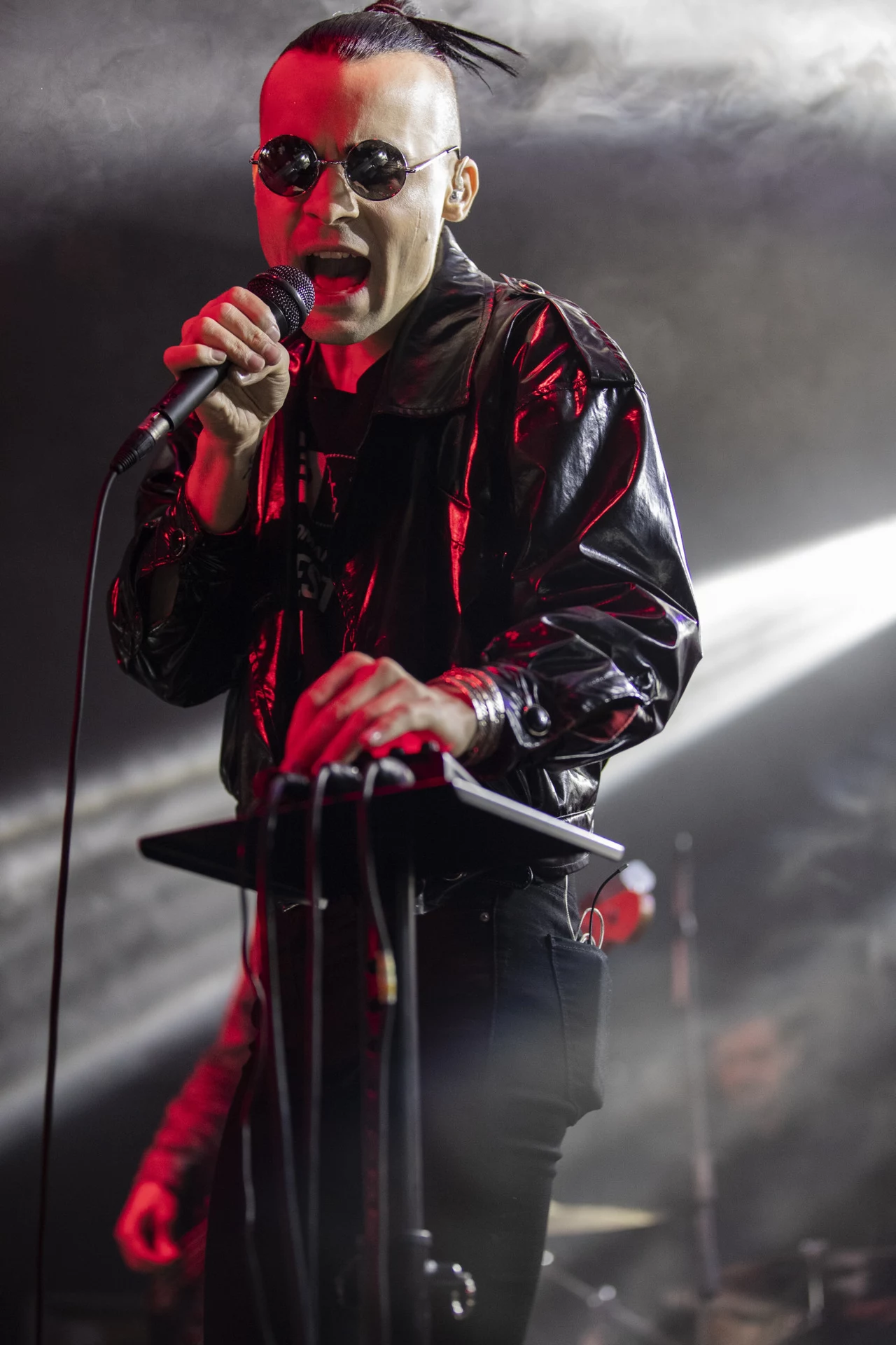 Na czele grupy Decadent Fun Club stoi Paweł Ostrowski Na czele grupy Decadent Fun Club stoi Paweł Ostrowski