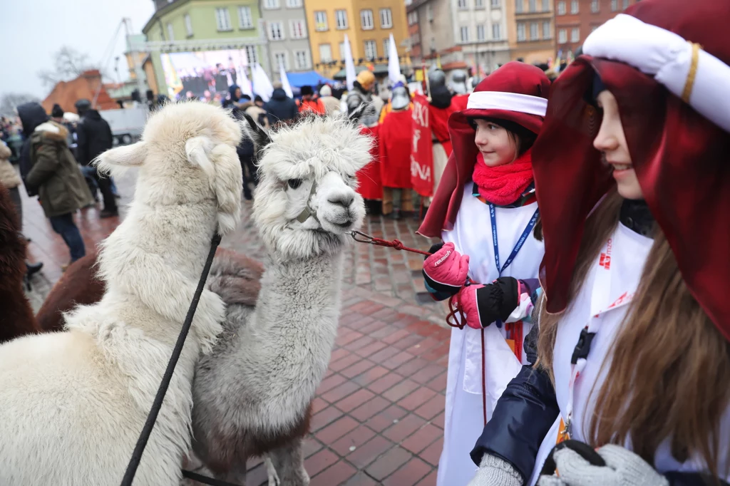 Kościół katolicki 6 stycznia obchodzi uroczystość Objawienia Pańskiego, czyli święto Trzech Króli: Kacpra, Melchiora i Baltazara. Uroczystość Trzech Króli obchodzona jest także jako dzień misyjny. 6 stycznia od 2011 r. jest dniem ustawowo wolnym od pracy. Kościół katolicki 6 stycznia obchodzi uroczystość Objawienia Pańskiego, czyli święto Trzech Króli: Kacpra, Melchiora i Baltazara. Uroczystość Trzech Króli obchodzona jest także jako dzień misyjny. 6 stycznia od 2011 r. jest dniem ustawowo wolnym od pracy.