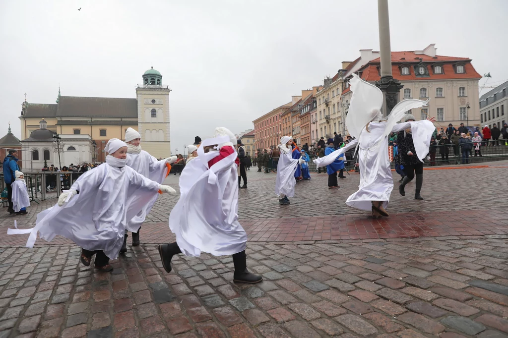 Według Ewangelii św. Mateusza za panowania w Judei króla Heroda do Betlejem przybyli ze Wschodu mędrcy, gdyż prorocy przepowiedzieli, że urodził się król żydowski. Według Ewangelii św. Mateusza za panowania w Judei króla Heroda do Betlejem przybyli ze Wschodu mędrcy, gdyż prorocy przepowiedzieli, że urodził się król żydowski.
