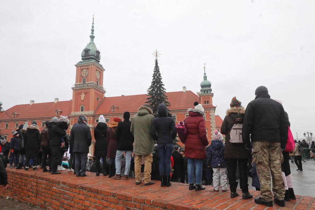 Organizatorem orszaku jest Fundacja Orszak Trzech Króli. Inicjatywa zorganizowania ulicznych jasełek powstała w 2009 r. w szkole "Żagle" prowadzonej przez Stowarzyszenie "Sternik". Organizatorem orszaku jest Fundacja Orszak Trzech Króli. Inicjatywa zorganizowania ulicznych jasełek powstała w 2009 r. w szkole "Żagle" prowadzonej przez Stowarzyszenie "Sternik".