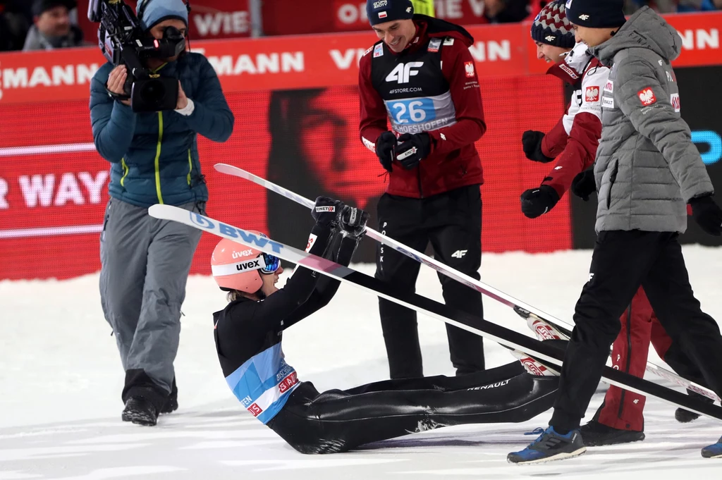 Dawid Kubacki wygrał zawody w Bischofshofen i 68. edycję Turnieju Czterech Skoczni Dawid Kubacki wygrał zawody w Bischofshofen i 68. edycję Turnieju Czterech Skoczni