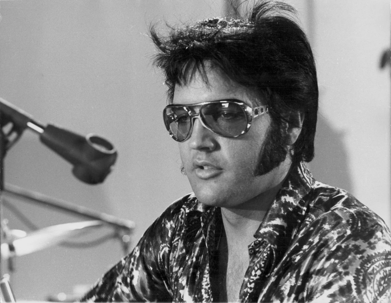Elvis Presley na planie filmu "Elvis. That's The Way It Is" w 1970 r. Elvis Presley na planie filmu "Elvis. That's The Way It Is" w 1970 r.