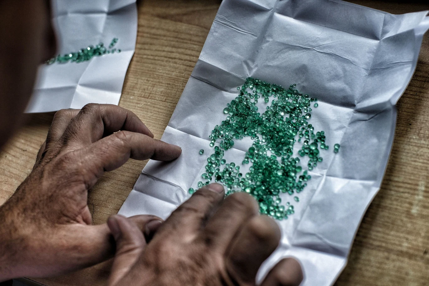 Nie zawsze znaleziska są spektakularne. Ale nawet małe szmaragdy potrafią być wiele warte...