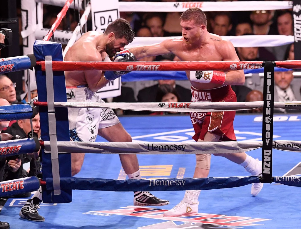 Saul Alvarez (z prawej)