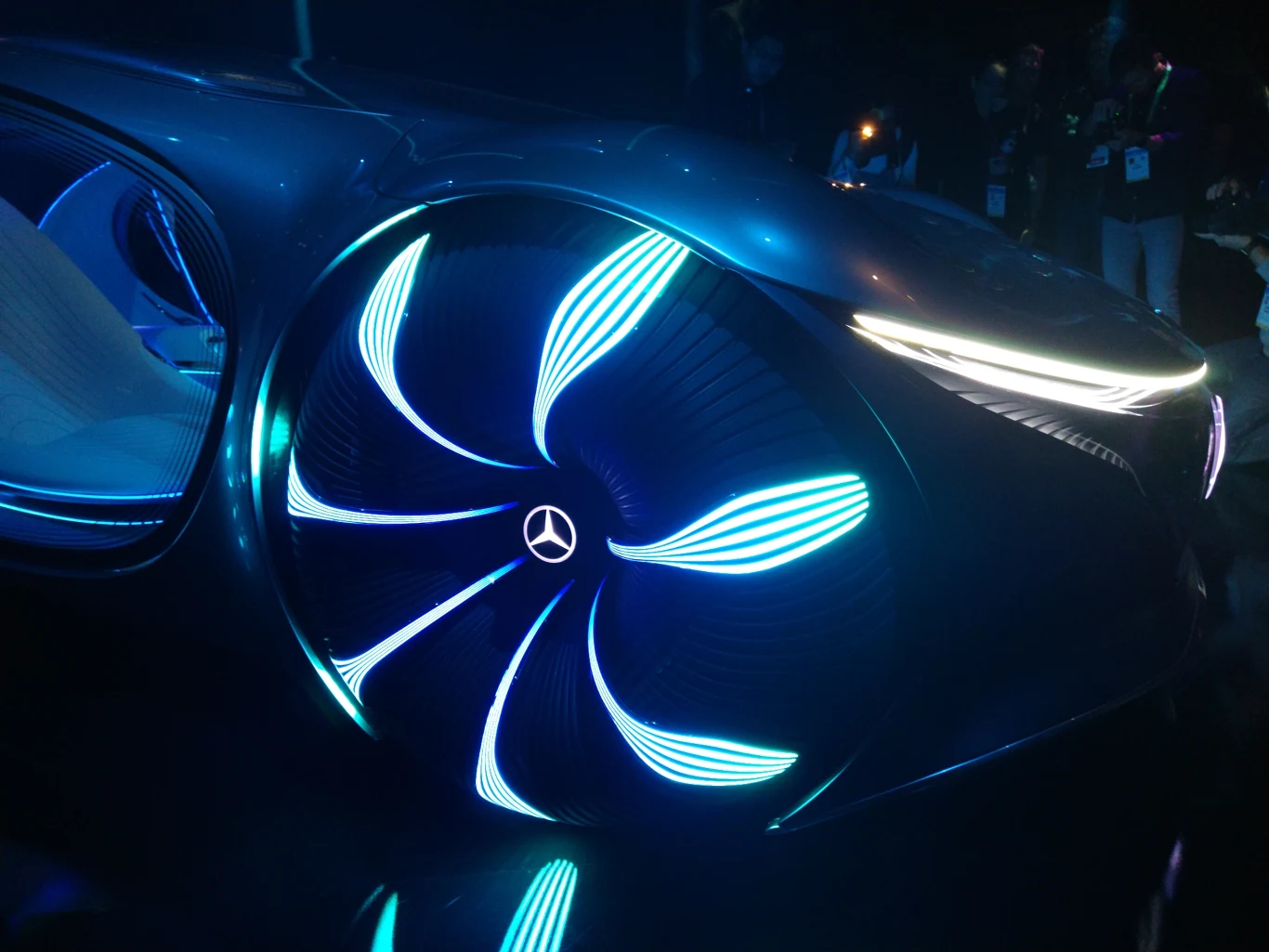 Na specjalnym, zamkniętym pokazie mogliśmy obejrzeć go z bliska. Wierzcie nam – robi wrażenie. 