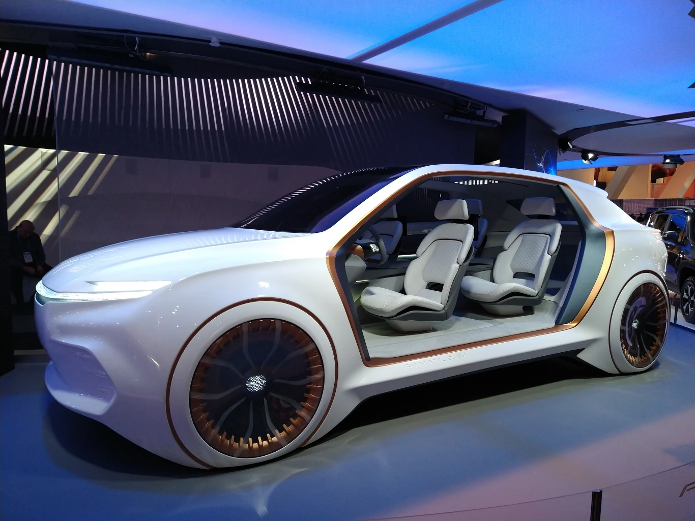 Airflow Vision to koncept zaprezentowany przez Fiata i Chryslera. Kosmiczny pojazd miał na celu zademonstrowanie wizji przyszłości obu marek.